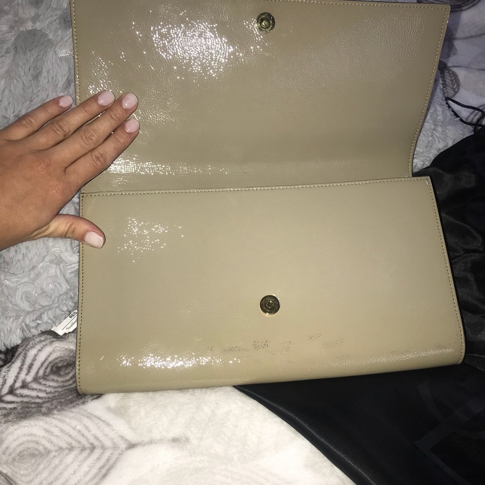 Yves Saint Laurent Beige Patent Leather Clutch - Picture 7 of 8
